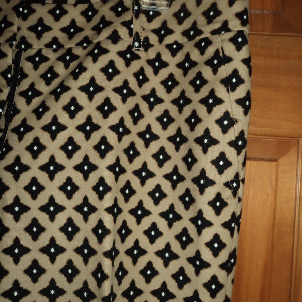 Capri Pants - Picture 4 of 7